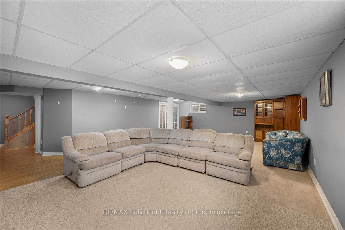Photo 32 of 31 Pond View Drive, Wellesley — HOMEH
