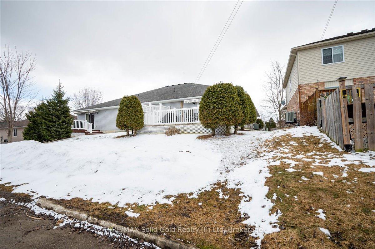 Photo 37 of 31 Pond View Drive, Wellesley — HOMEH