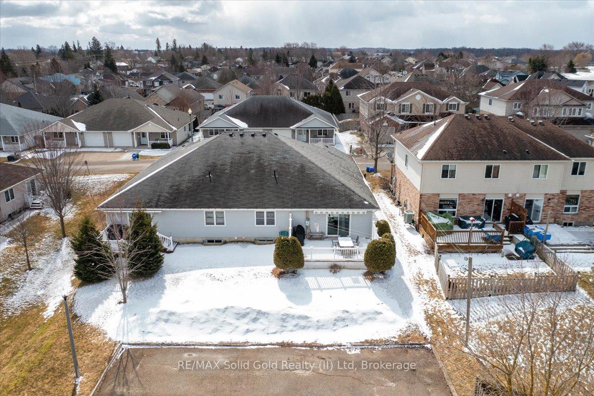 Photo 38 of 31 Pond View Drive, Wellesley — HOMEH