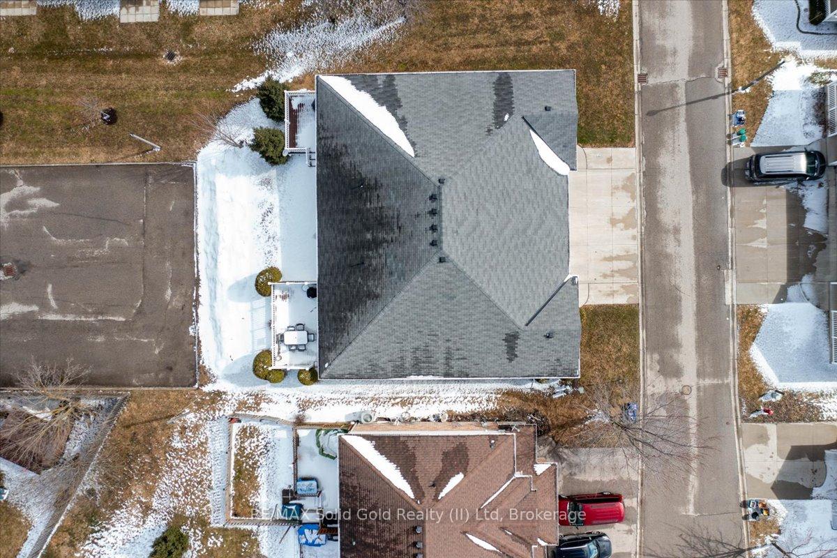 Photo 41 of 31 Pond View Drive, Wellesley — HOMEH