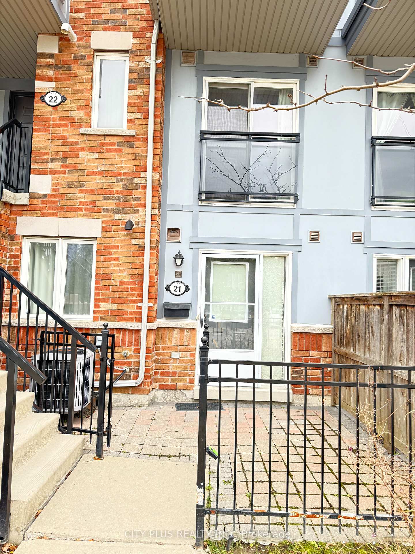 Front of Unit 21, 160 Chancery Road