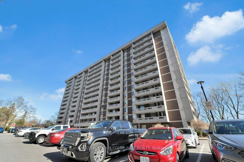 Front of Unit 1211, 50 Inverlochy Boulevard