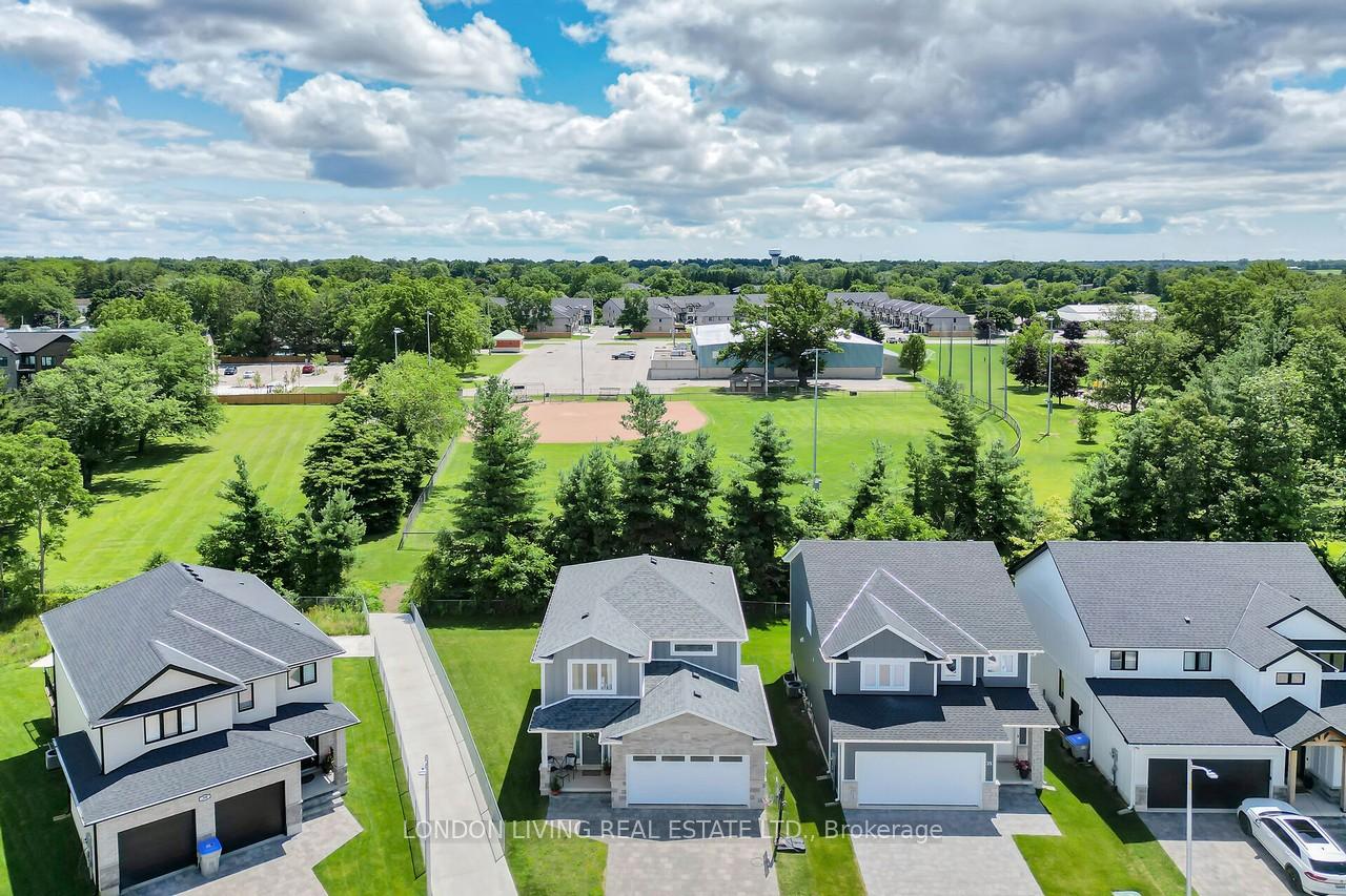 Photo 2 of Unit 37, 22701 Adelaide Road, Strathroy-Caradoc, Mount Brydges — HOMEH
