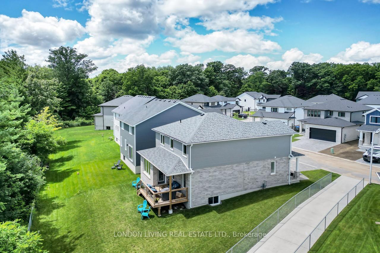 Photo 5 of Unit 37, 22701 Adelaide Road, Strathroy-Caradoc, Mount Brydges — HOMEH