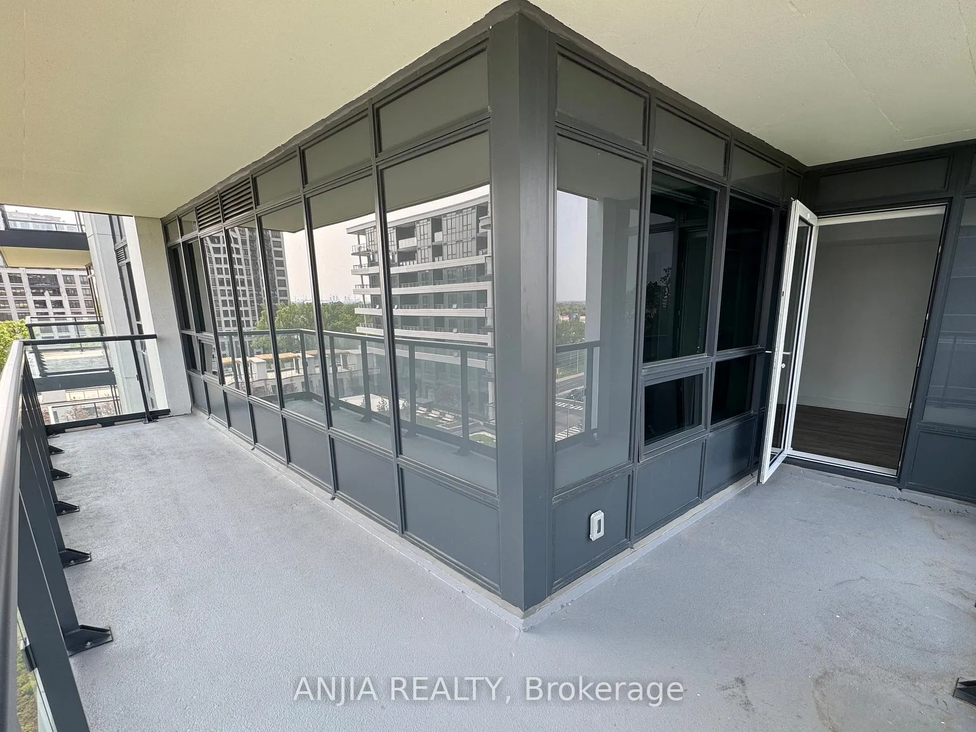 Photo 4 of Unit 822, 9 Clegg Road, Markham, Unionville — HOMEH