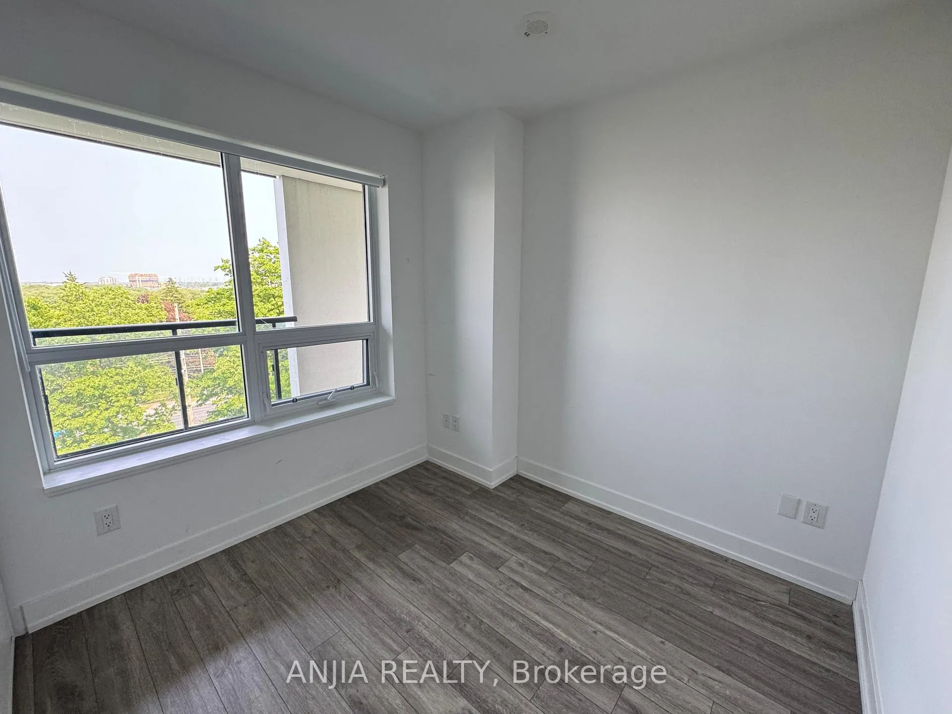 Photo 5 of Unit 822, 9 Clegg Road, Markham, Unionville — HOMEH