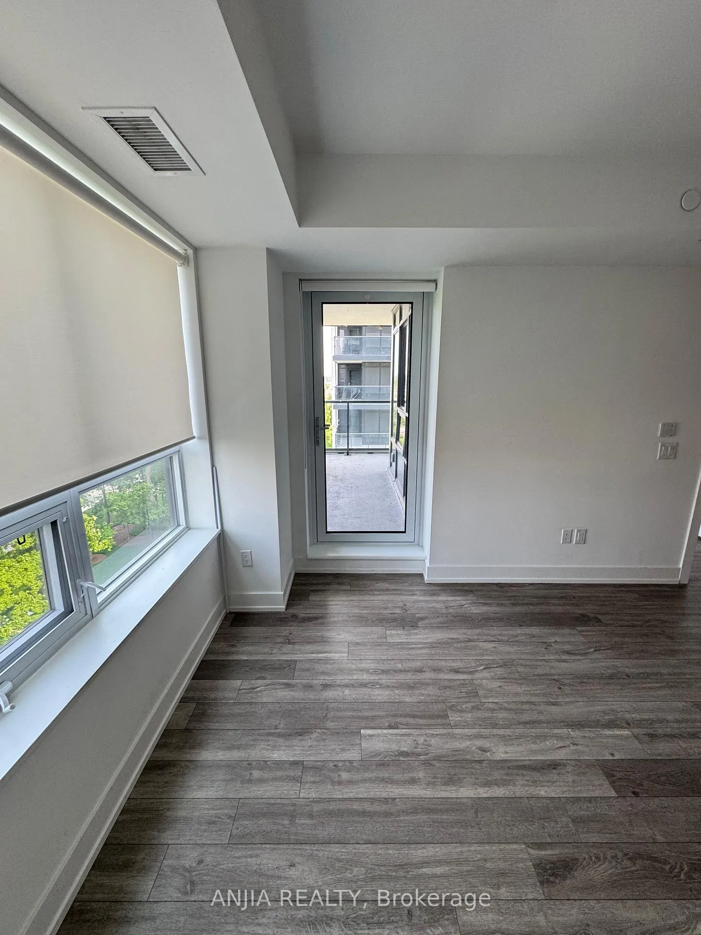 Photo 7 of Unit 822, 9 Clegg Road, Markham, Unionville — HOMEH