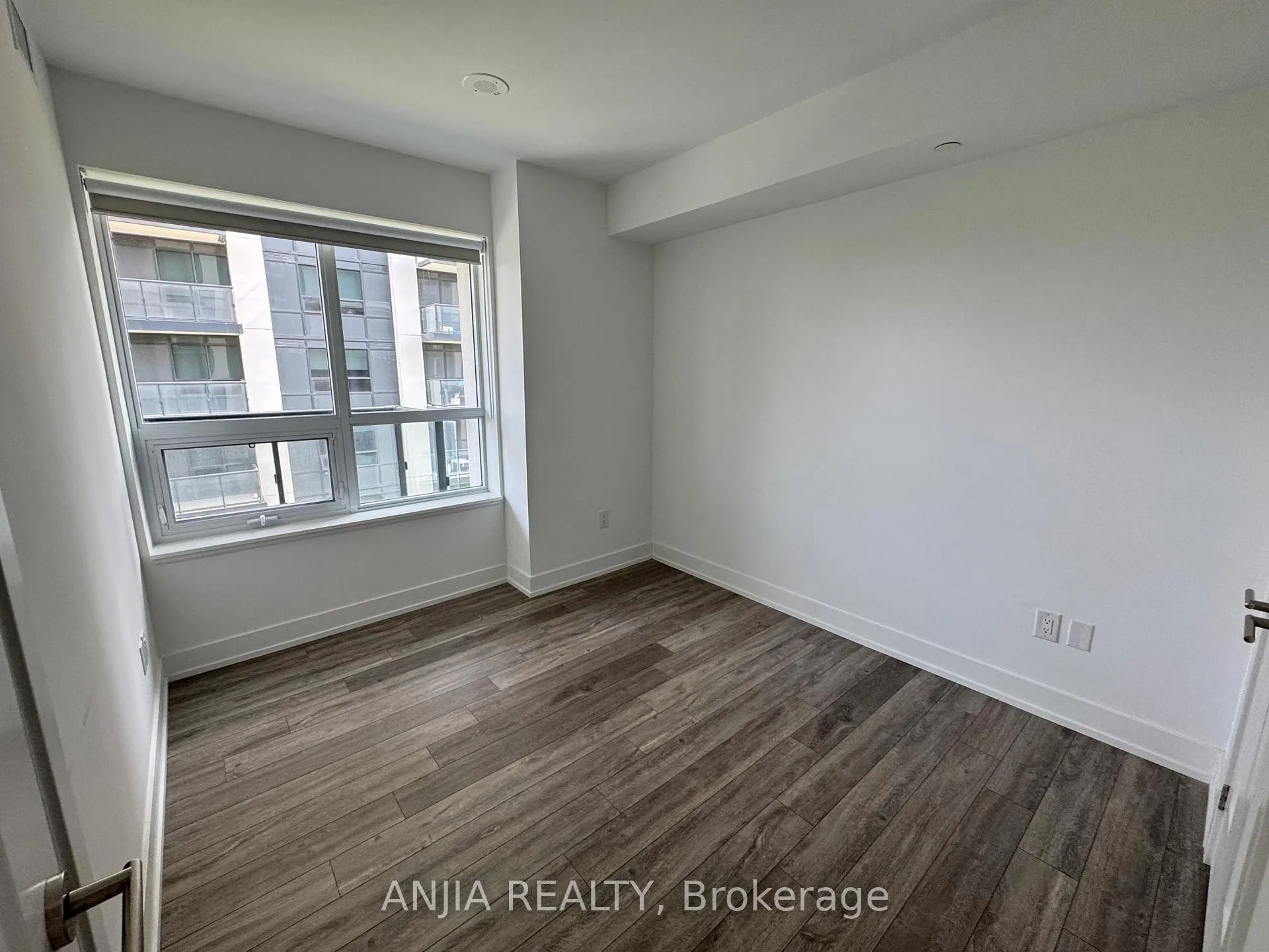 Photo 11 of Unit 822, 9 Clegg Road, Markham, Unionville — HOMEH
