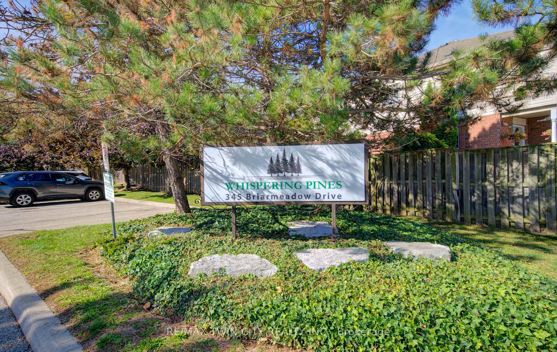 Photo 2 of Unit 402, 345 Briarmeadow Drive, Kitchener — HOMEH