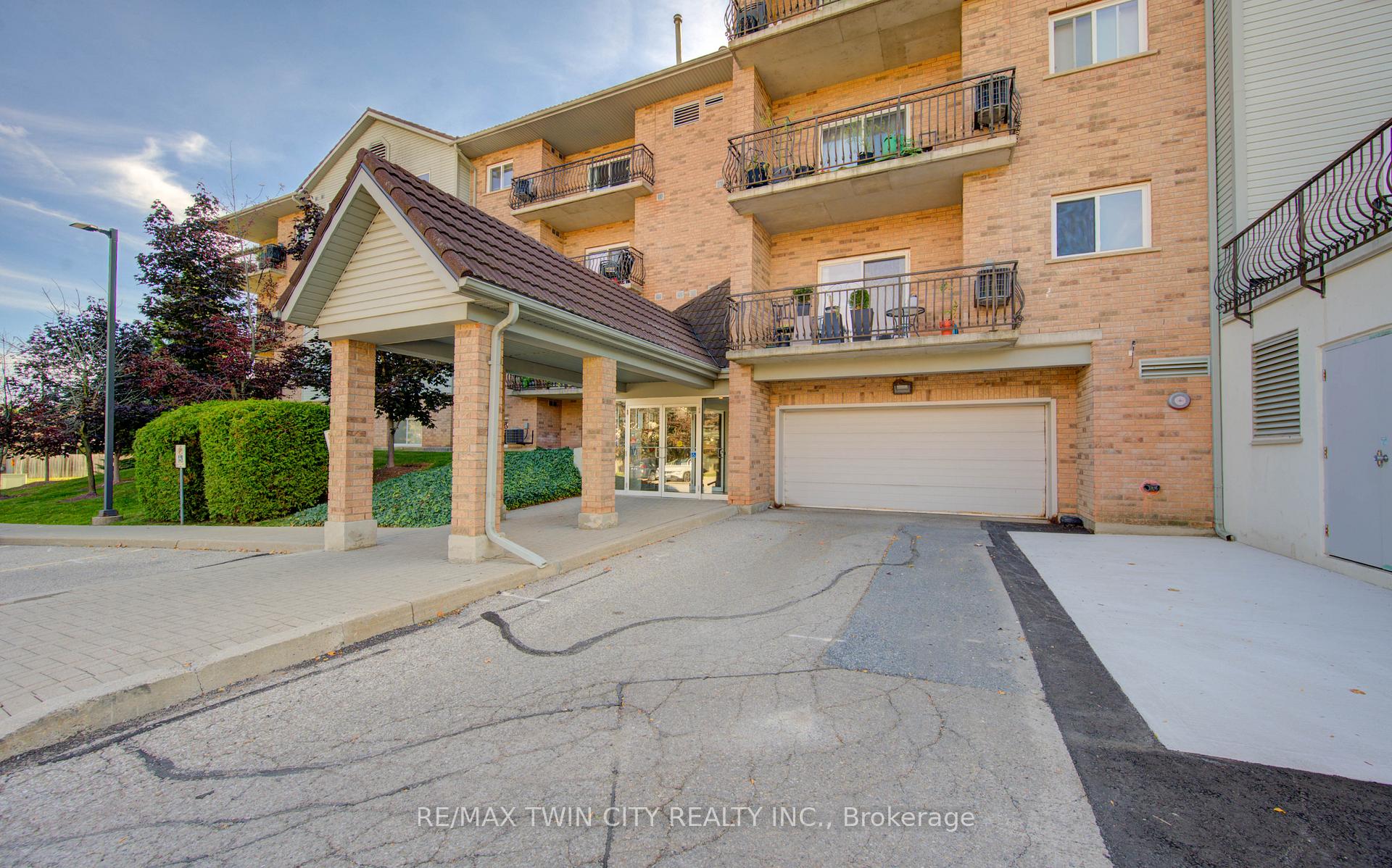 Photo 4 of Unit 402, 345 Briarmeadow Drive, Kitchener — HOMEH