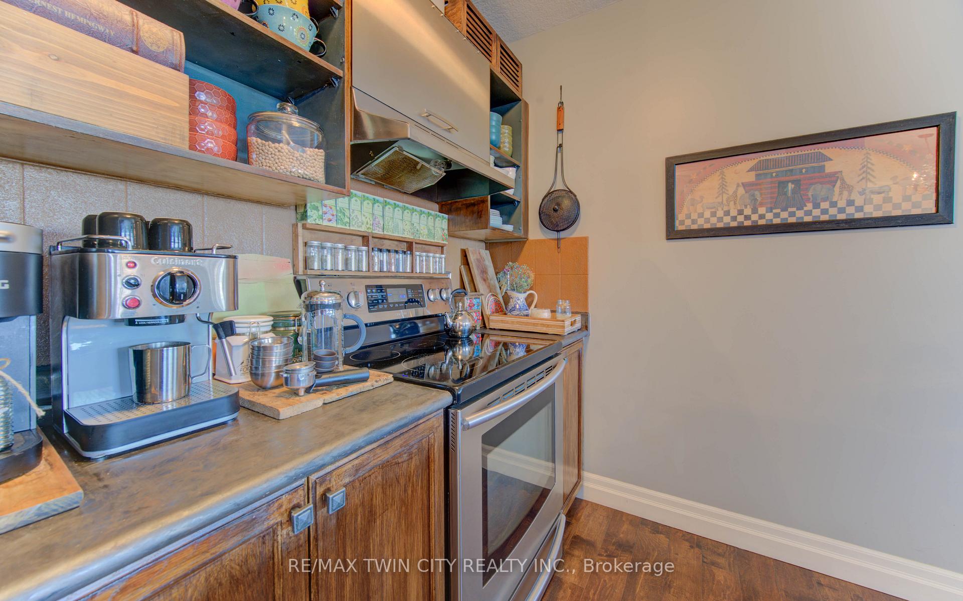 Photo 6 of Unit 402, 345 Briarmeadow Drive, Kitchener — HOMEH