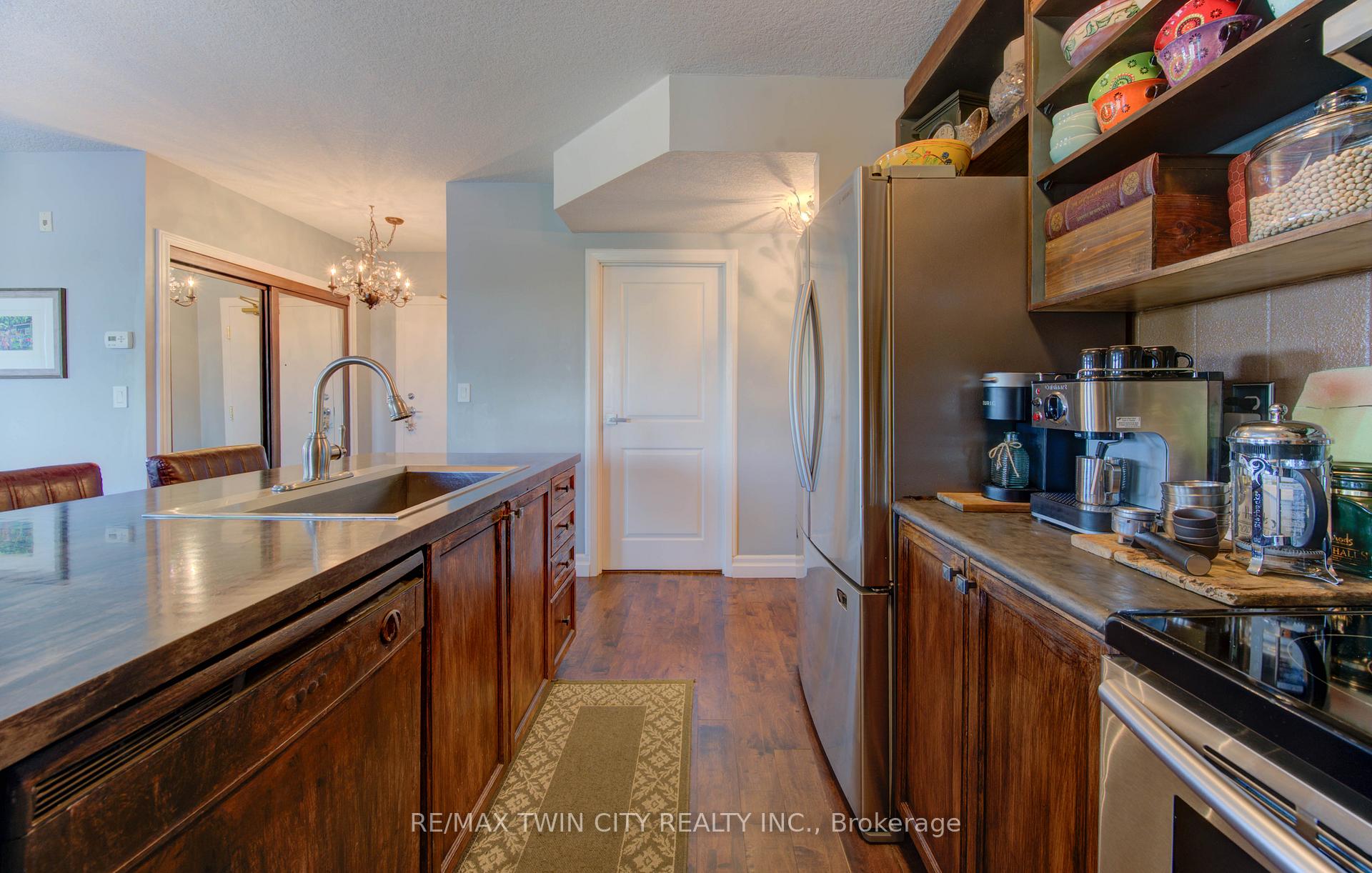 Photo 7 of Unit 402, 345 Briarmeadow Drive, Kitchener — HOMEH