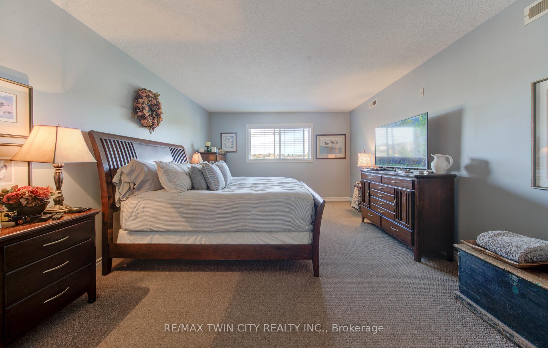 Photo 33 of Unit 402, 345 Briarmeadow Drive, Kitchener — HOMEH
