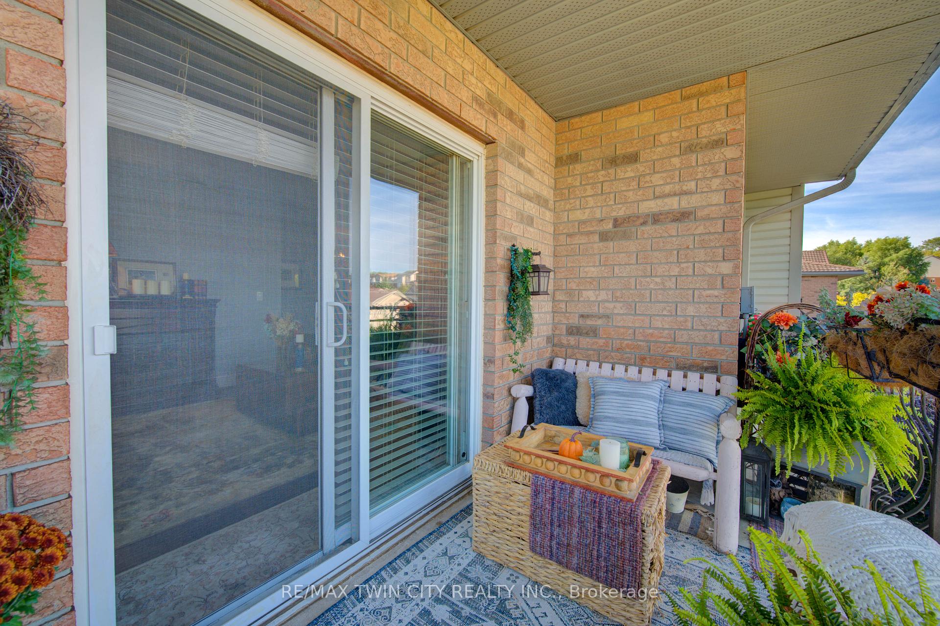 Photo 36 of Unit 402, 345 Briarmeadow Drive, Kitchener — HOMEH