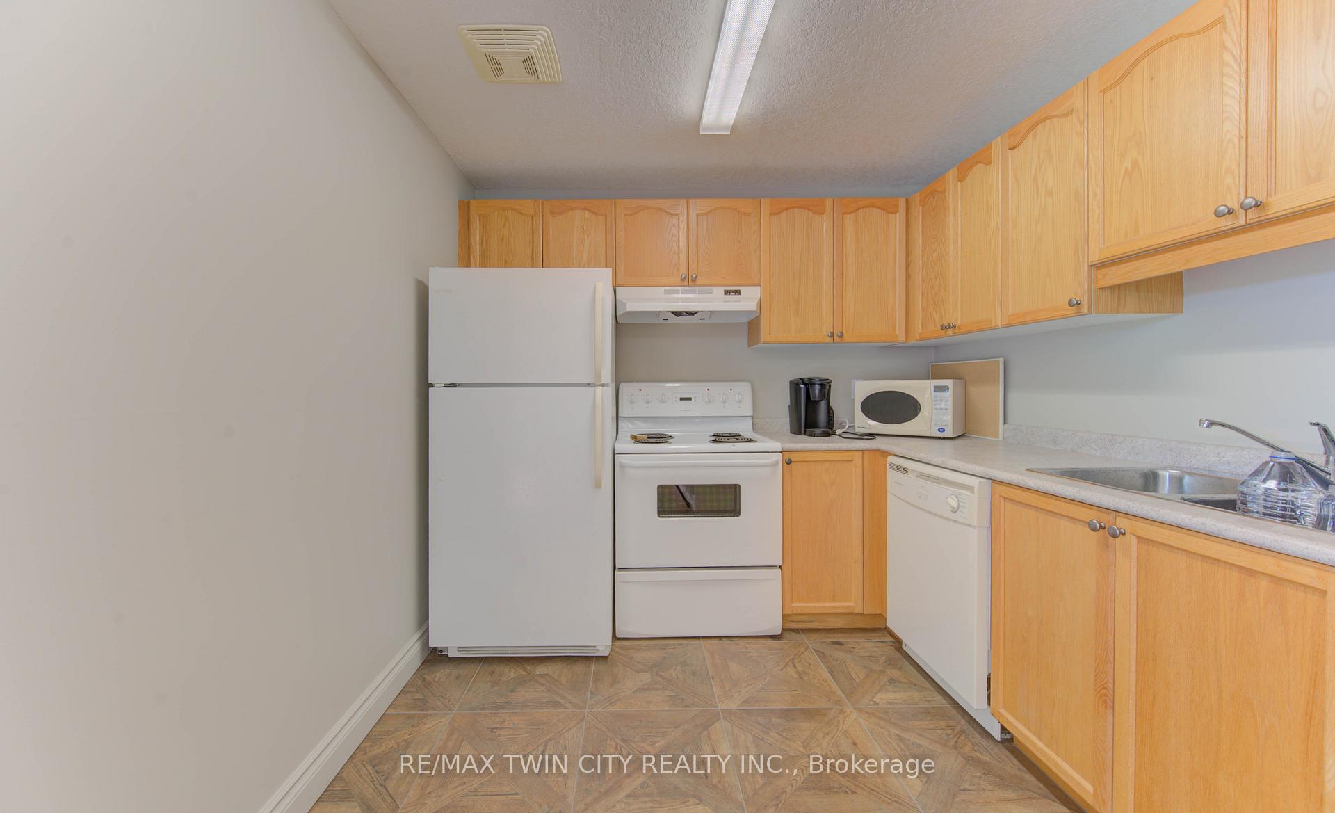 Photo 41 of Unit 402, 345 Briarmeadow Drive, Kitchener — HOMEH
