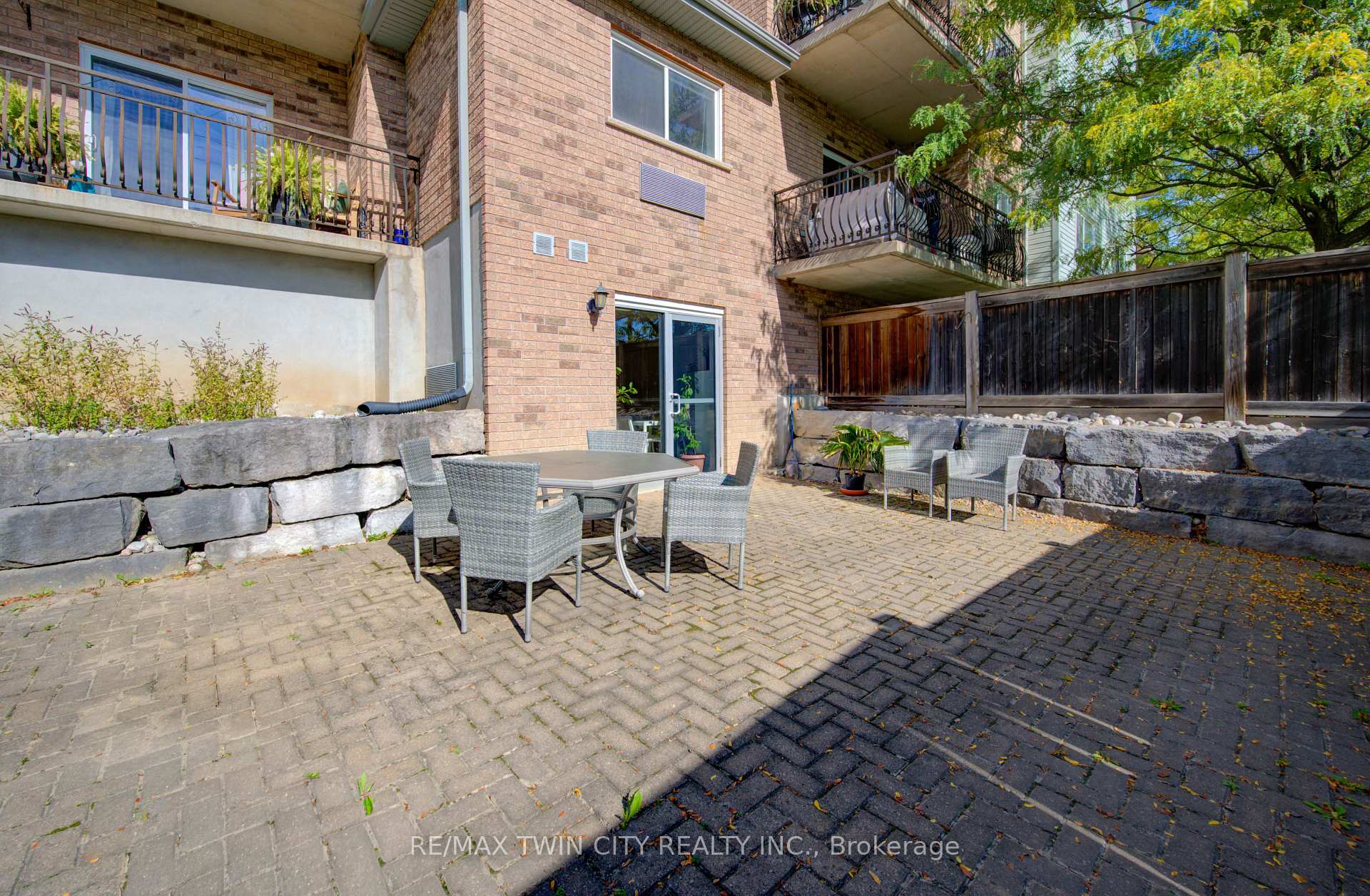 Photo 46 of Unit 402, 345 Briarmeadow Drive, Kitchener — HOMEH