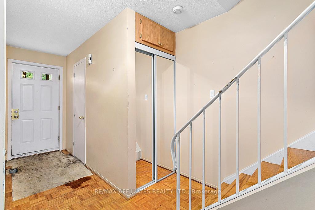 Photo 2 of 1911 Simard Drive, Ottawa, Chateauneuf — HOMEH