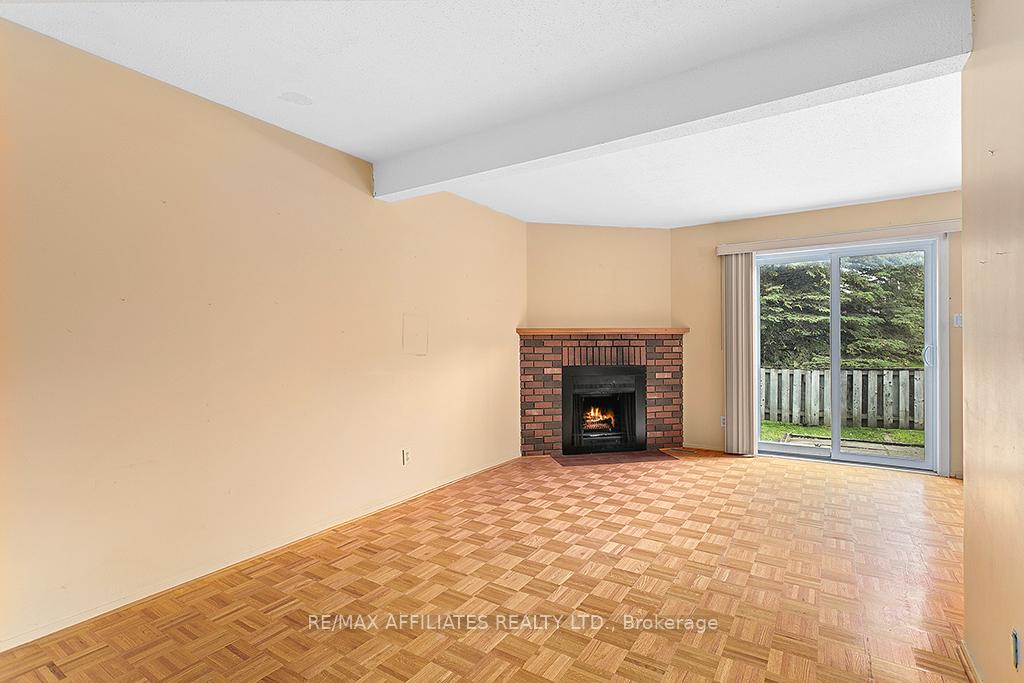 Photo 4 of 1911 Simard Drive, Ottawa, Chateauneuf — HOMEH