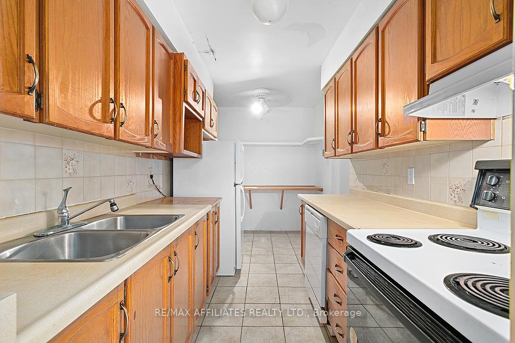 Photo 8 of 1911 Simard Drive, Ottawa, Chateauneuf — HOMEH