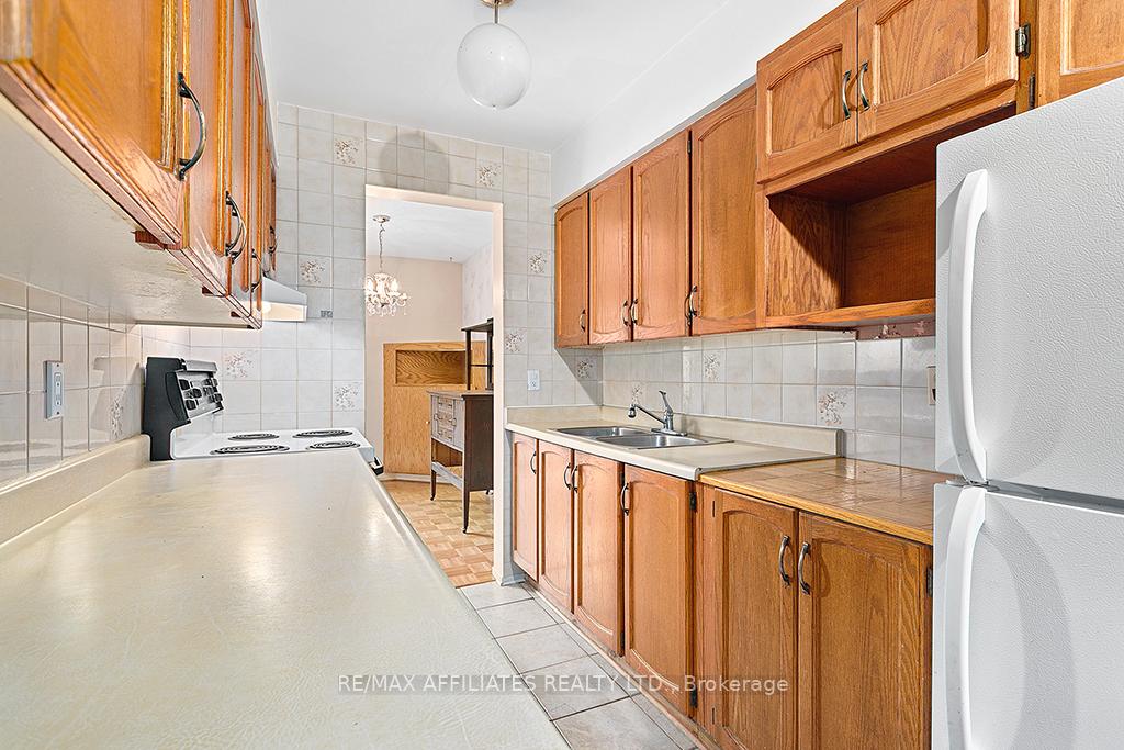 Photo 9 of 1911 Simard Drive, Ottawa, Chateauneuf — HOMEH