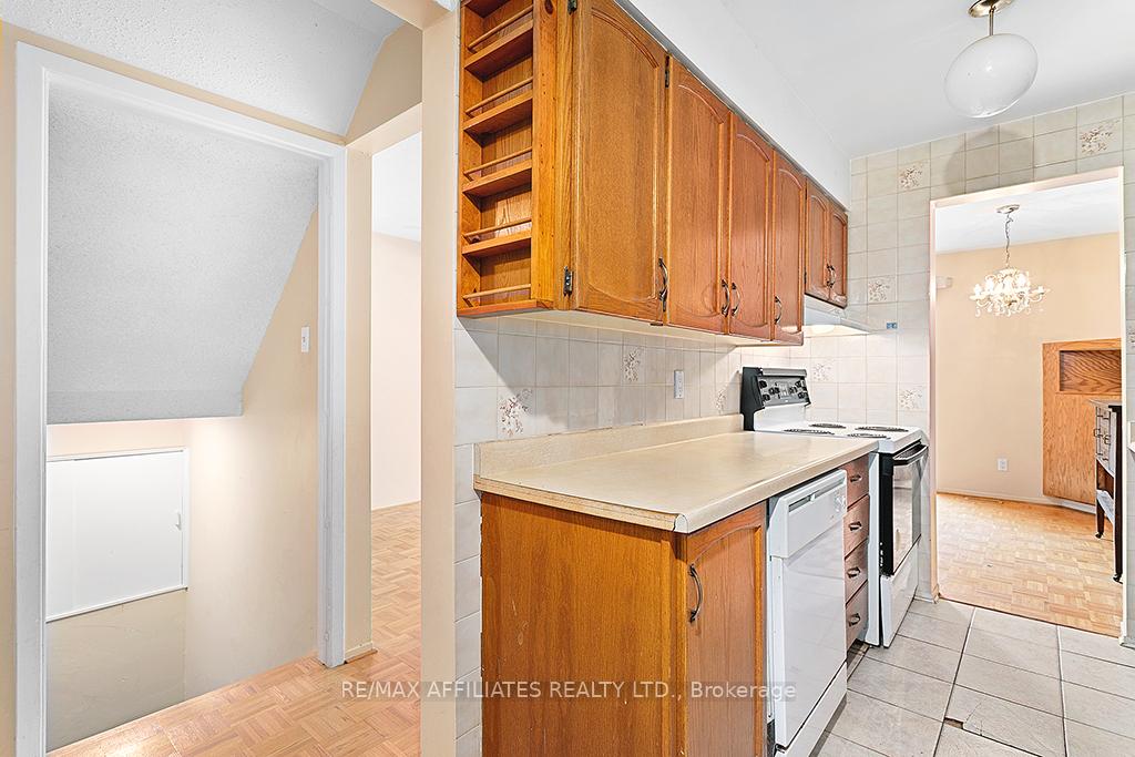 Photo 10 of 1911 Simard Drive, Ottawa, Chateauneuf — HOMEH