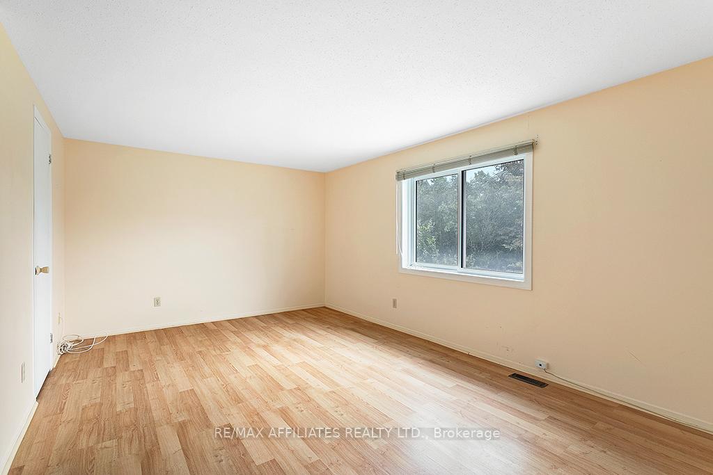 Photo 15 of 1911 Simard Drive, Ottawa, Chateauneuf — HOMEH