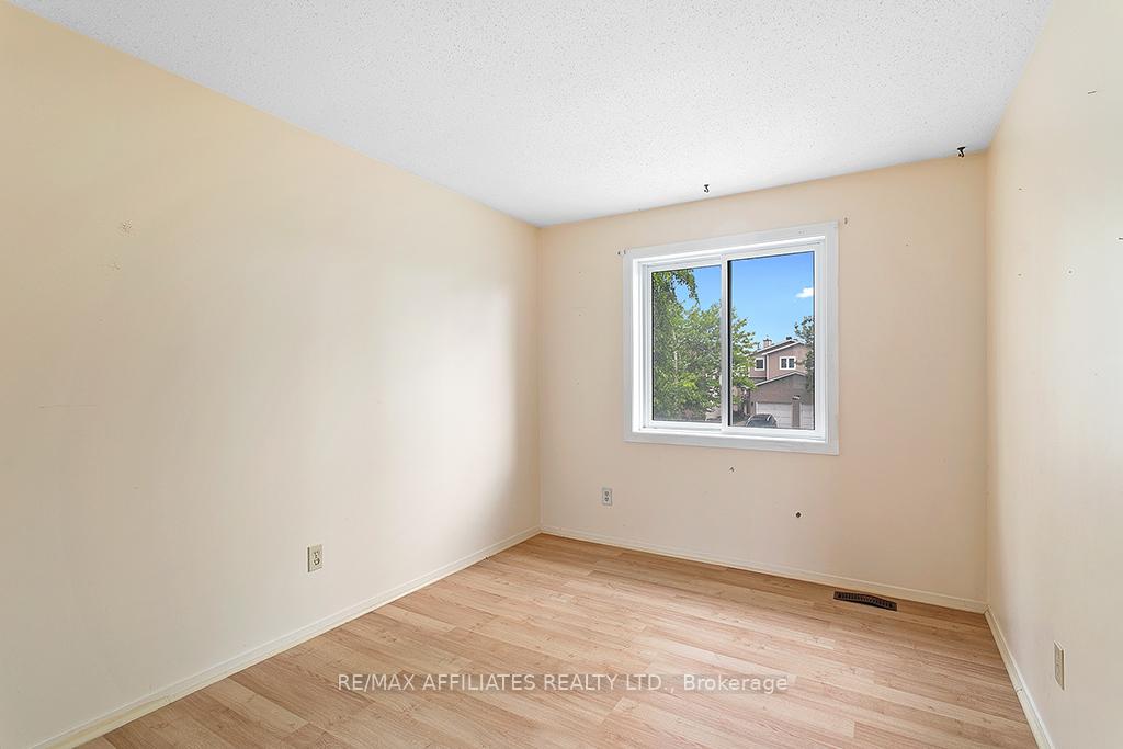 Photo 19 of 1911 Simard Drive, Ottawa, Chateauneuf — HOMEH