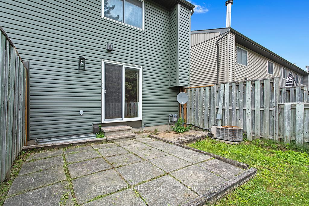 Photo 21 of 1911 Simard Drive, Ottawa, Chateauneuf — HOMEH