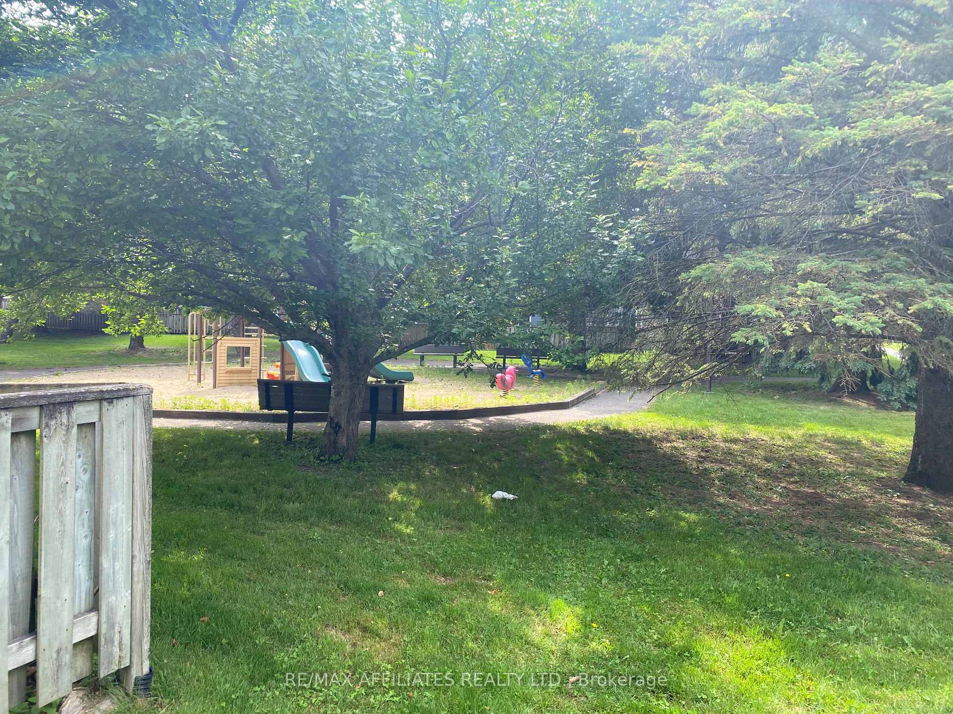 Photo 23 of 1911 Simard Drive, Ottawa, Chateauneuf — HOMEH
