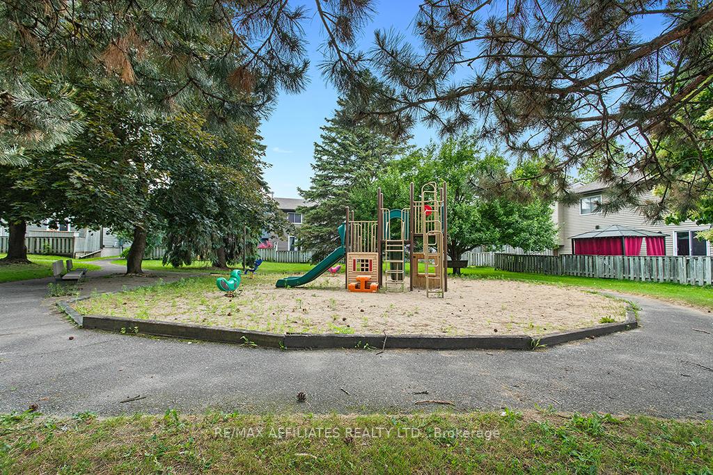 Photo 24 of 1911 Simard Drive, Ottawa, Chateauneuf — HOMEH