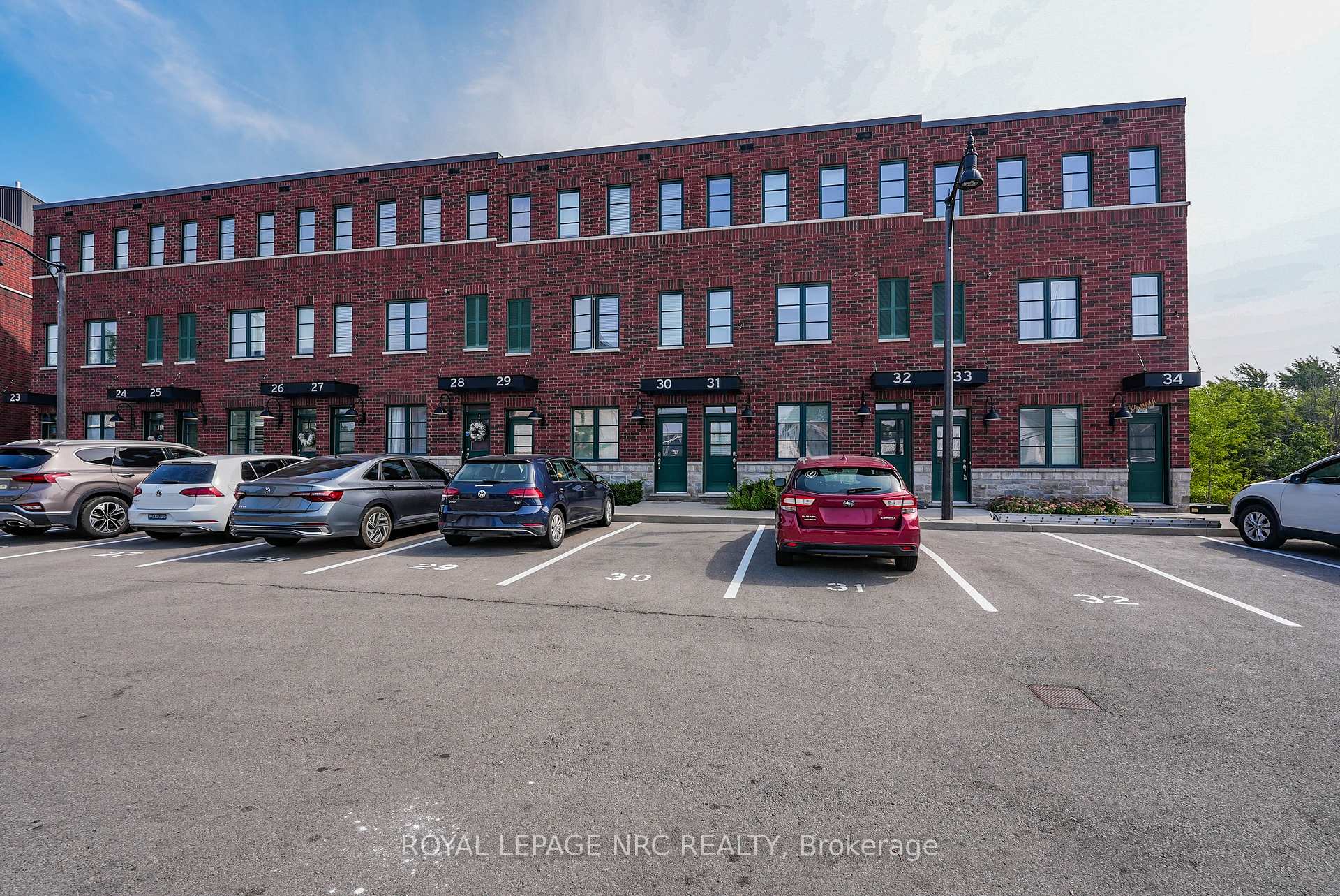 Photo 3 of Unit 30, 290 Barton Street W, Hamilton, Strathcona — HOMEH