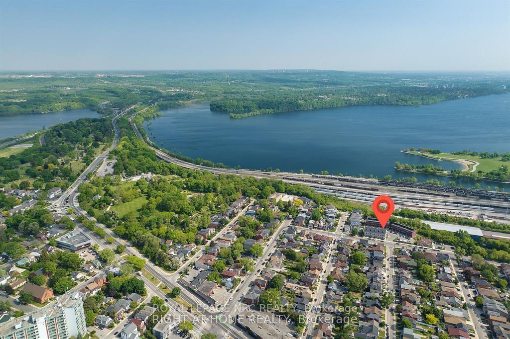 Photo 5 of Unit 30, 290 Barton Street W, Hamilton, Strathcona — HOMEH