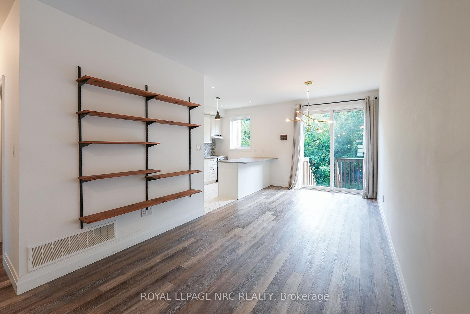 Photo 6 of Unit 30, 290 Barton Street W, Hamilton, Strathcona — HOMEH