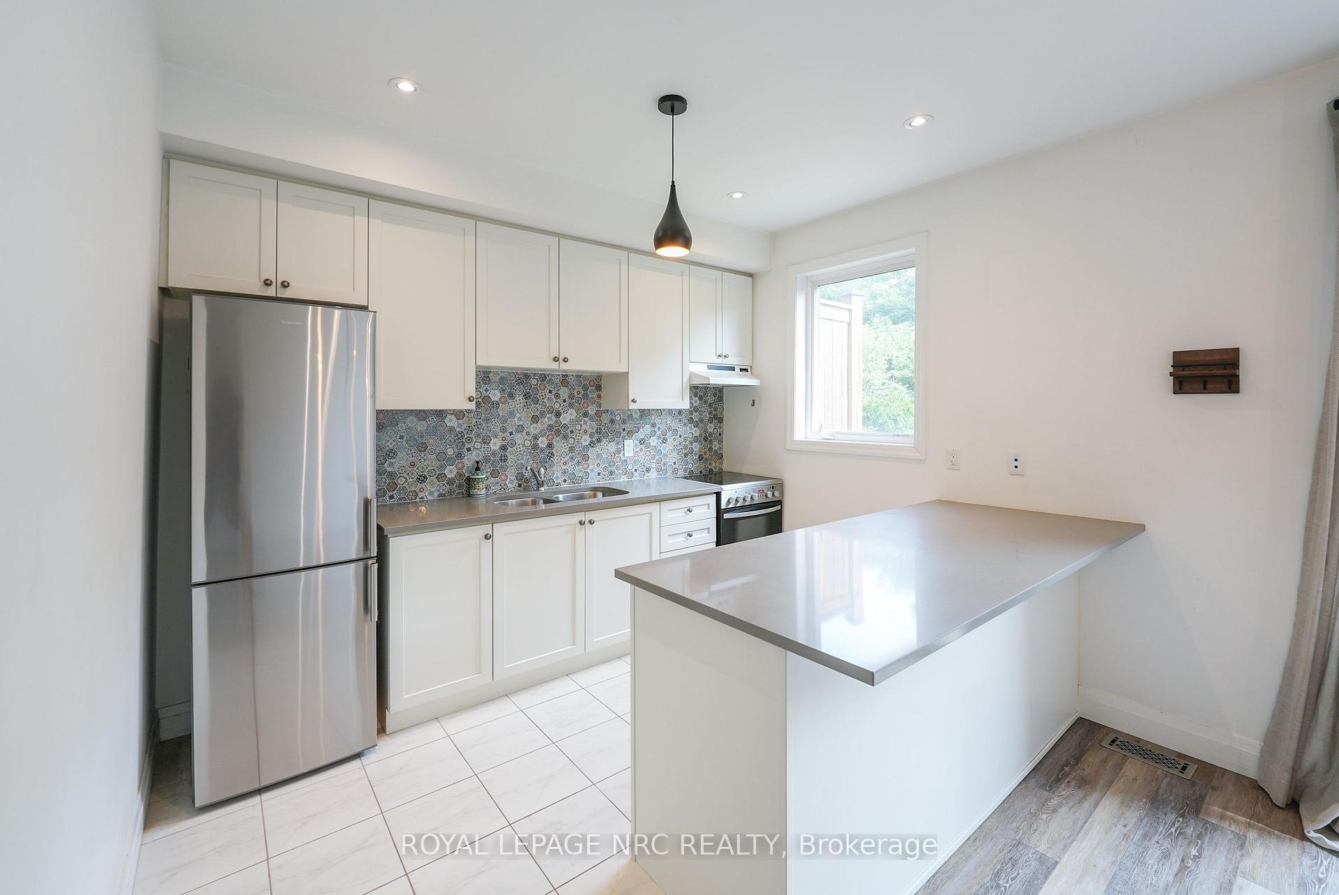 Photo 9 of Unit 30, 290 Barton Street W, Hamilton, Strathcona — HOMEH