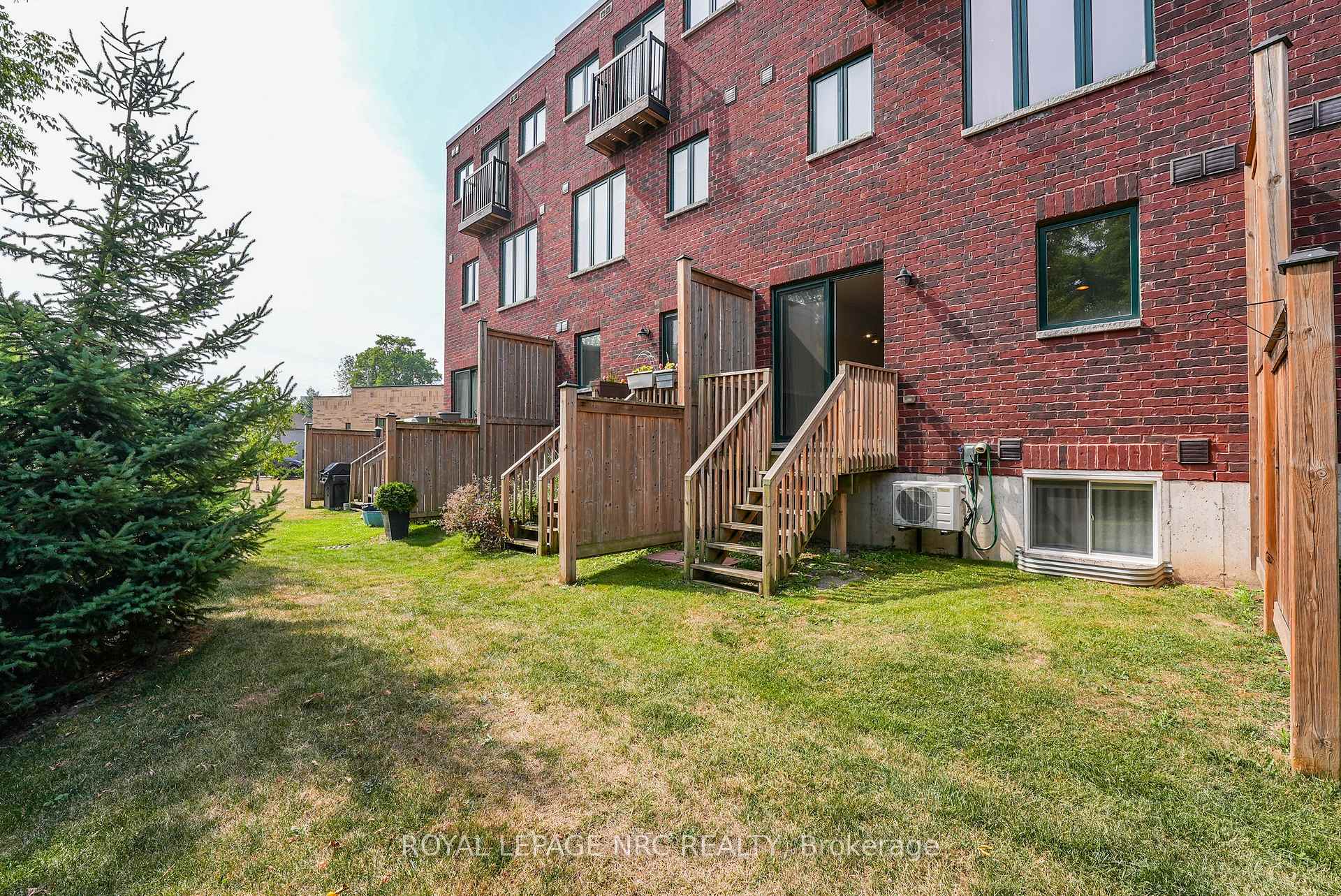 Photo 29 of Unit 30, 290 Barton Street W, Hamilton, Strathcona — HOMEH