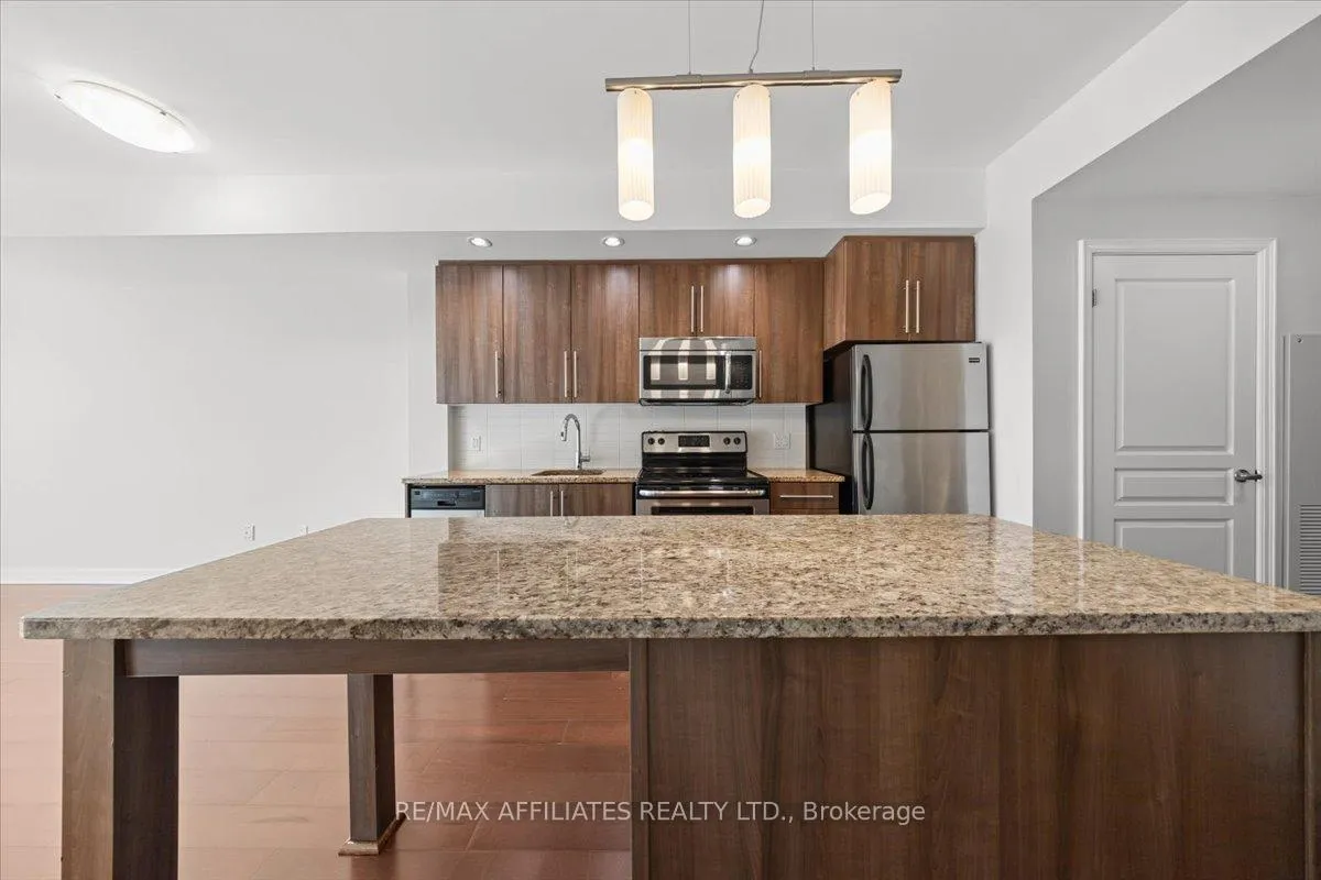 Photo 10 of Unit 303, 238 Besserer Street, Ottawa, Sandy Hill — HOMEH