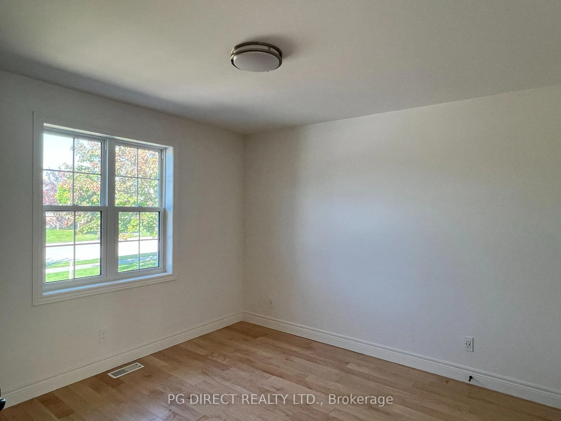 Photo 8 of 237 Bethune Crescent, Goderich, Goderich (Town) — HOMEH