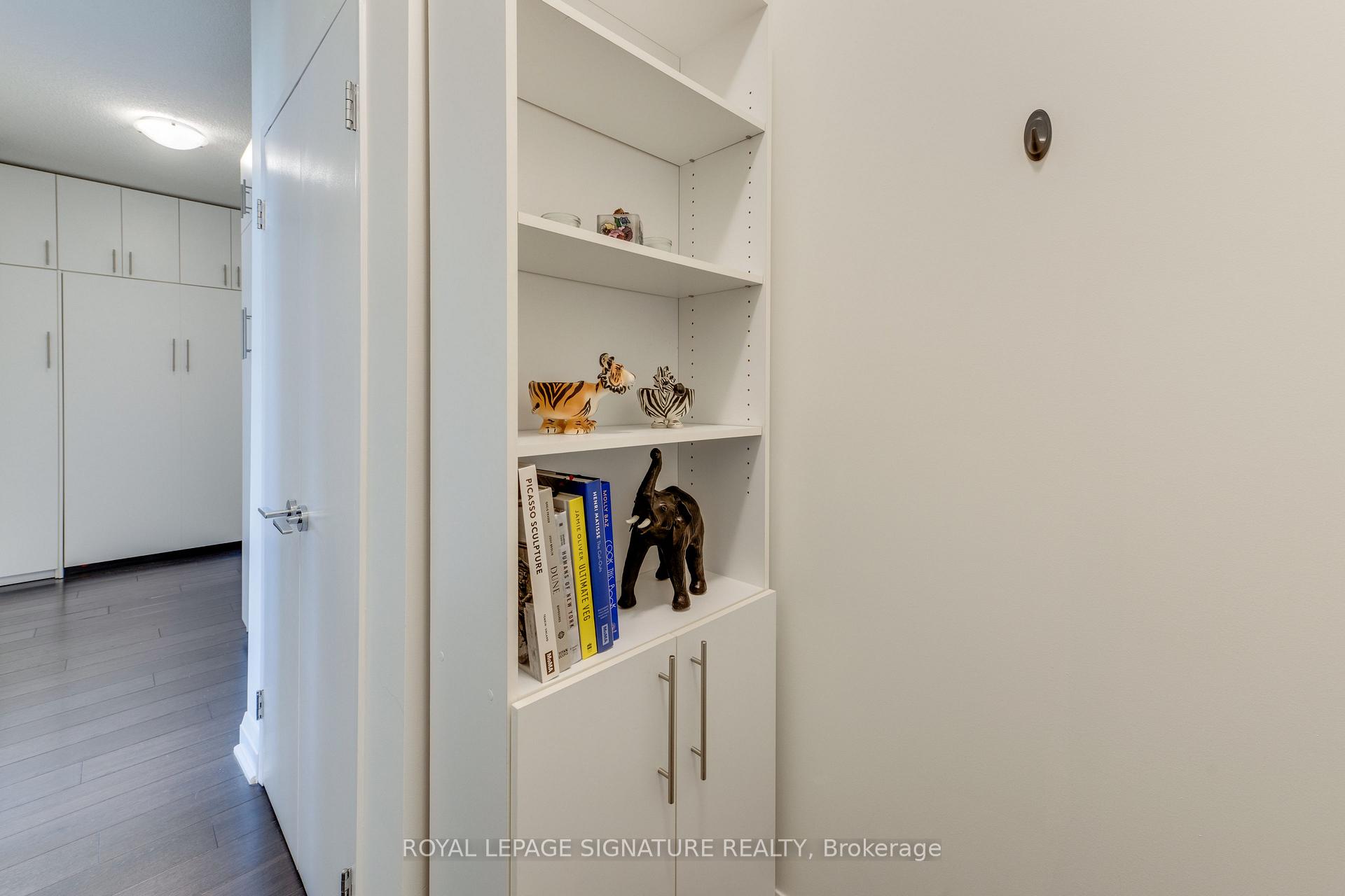 Photo 2 of Unit 402, 83 Redpath Avenue, Toronto, Mount Pleasant West — HOMEH