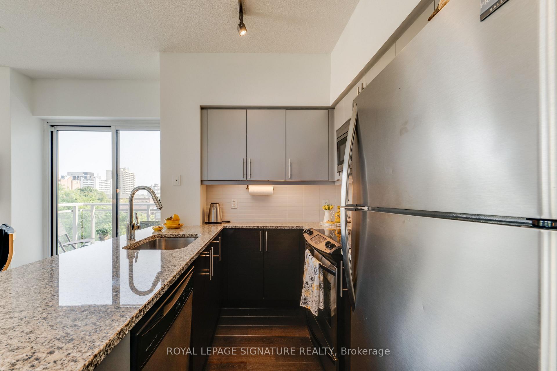 Photo 3 of Unit 402, 83 Redpath Avenue, Toronto, Mount Pleasant West — HOMEH