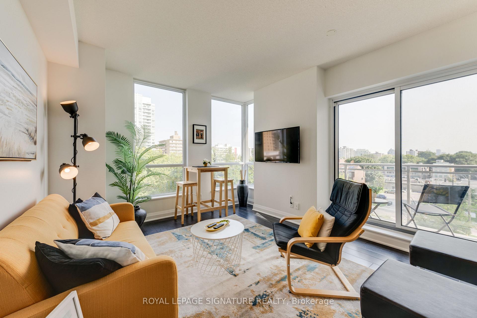 Photo 8 of Unit 402, 83 Redpath Avenue, Toronto, Mount Pleasant West — HOMEH