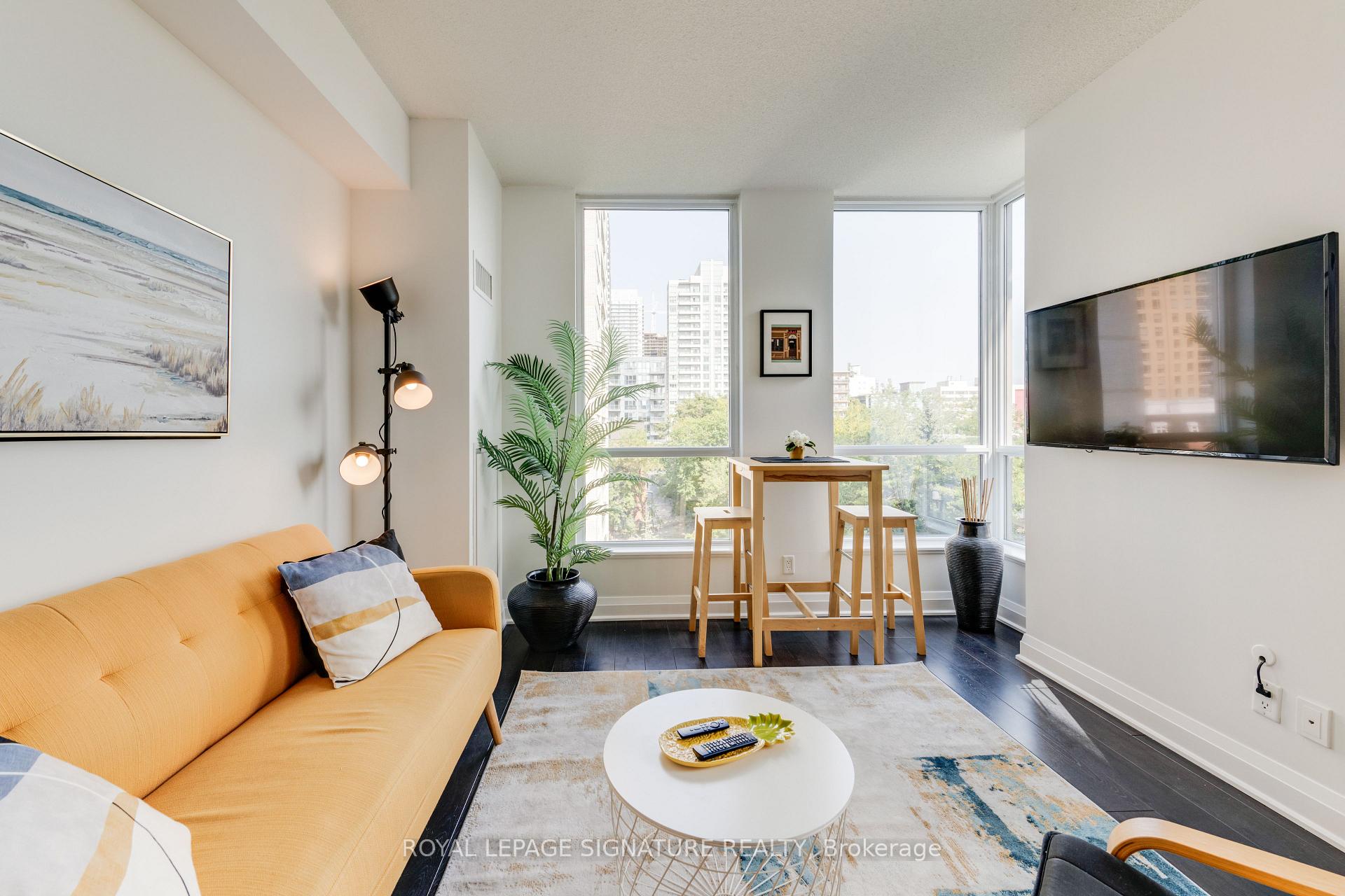 Photo 7 of Unit 402, 83 Redpath Avenue, Toronto, Mount Pleasant West — HOMEH