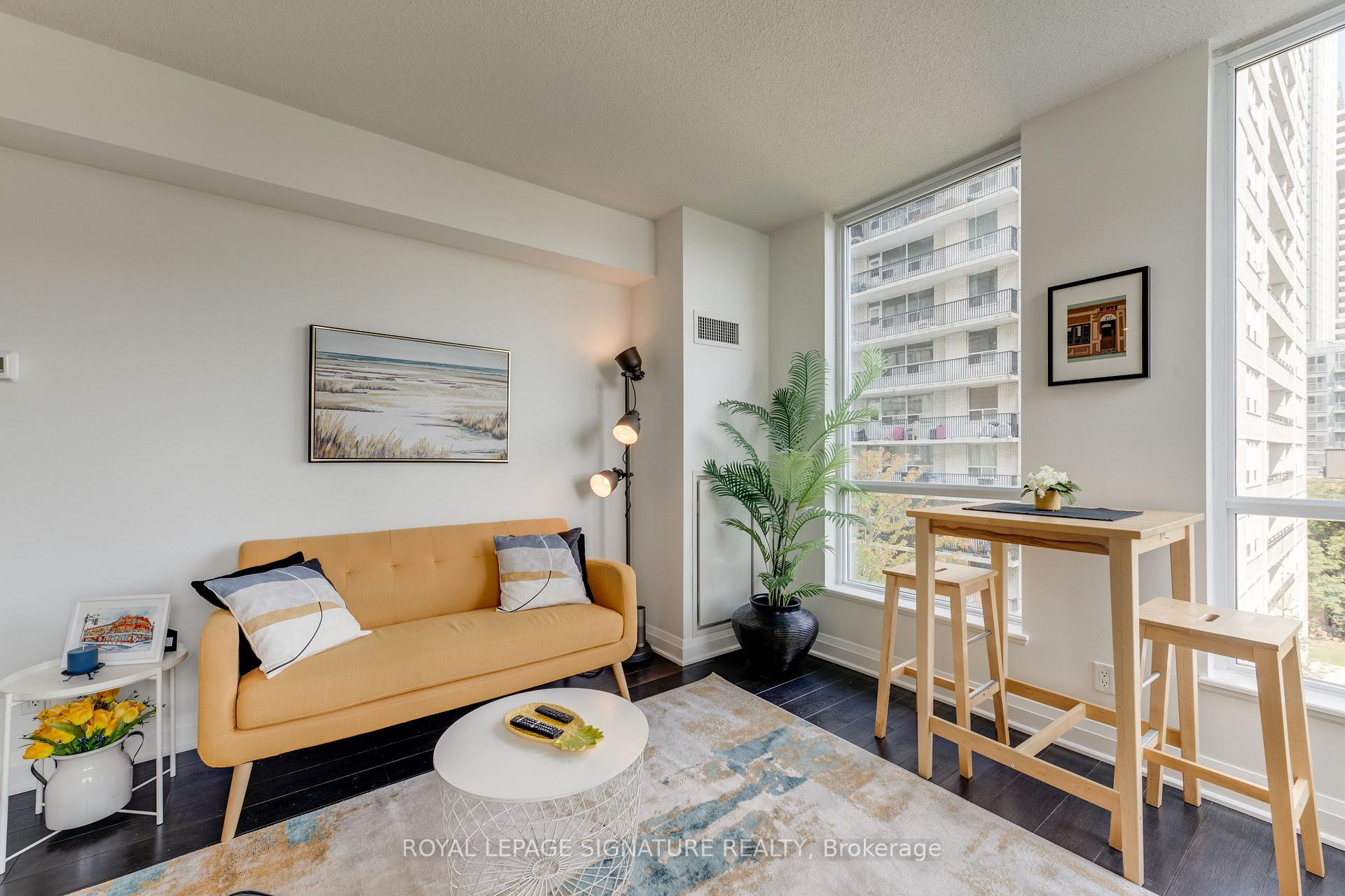 Photo 9 of Unit 402, 83 Redpath Avenue, Toronto, Mount Pleasant West — HOMEH