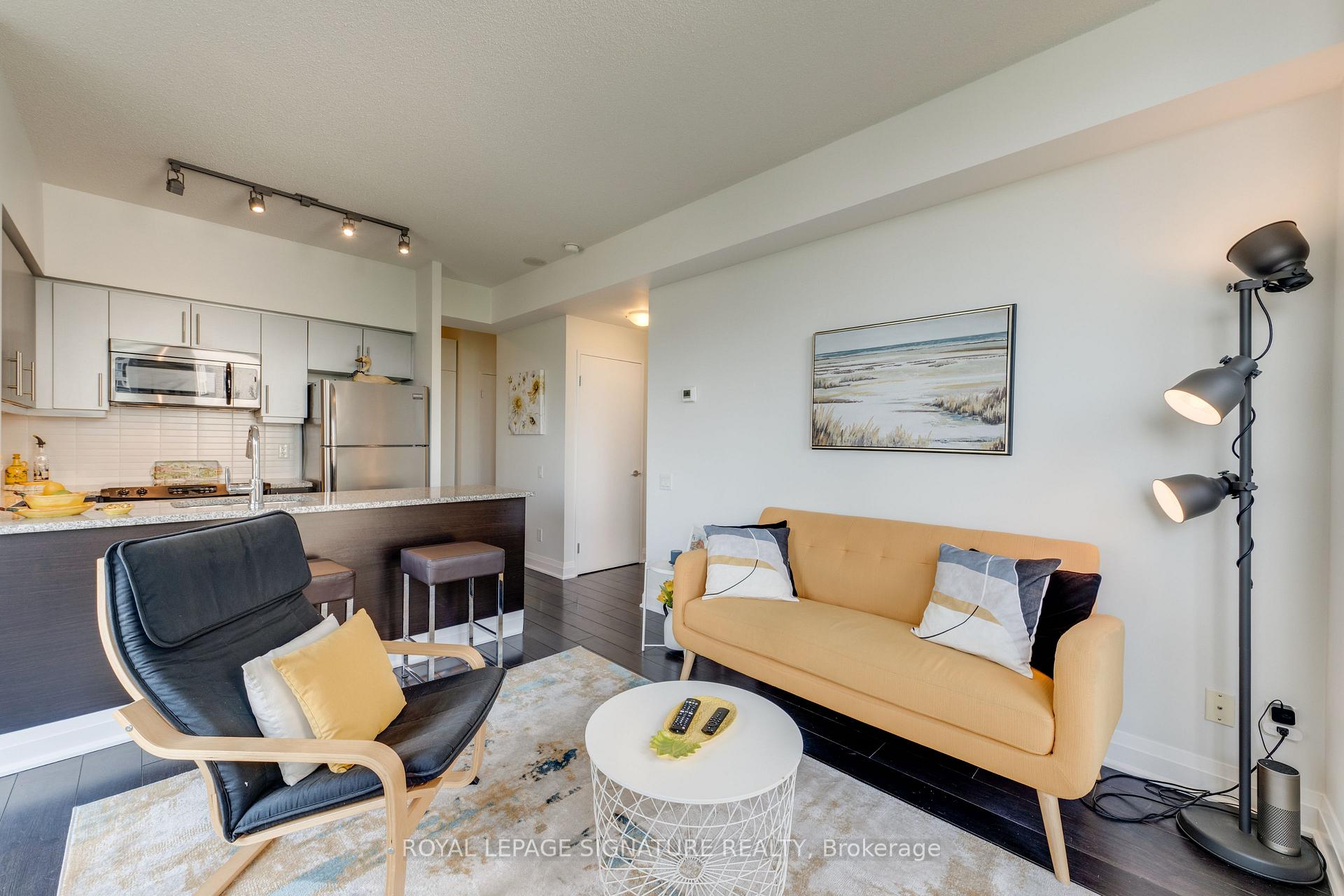Photo 10 of Unit 402, 83 Redpath Avenue, Toronto, Mount Pleasant West — HOMEH