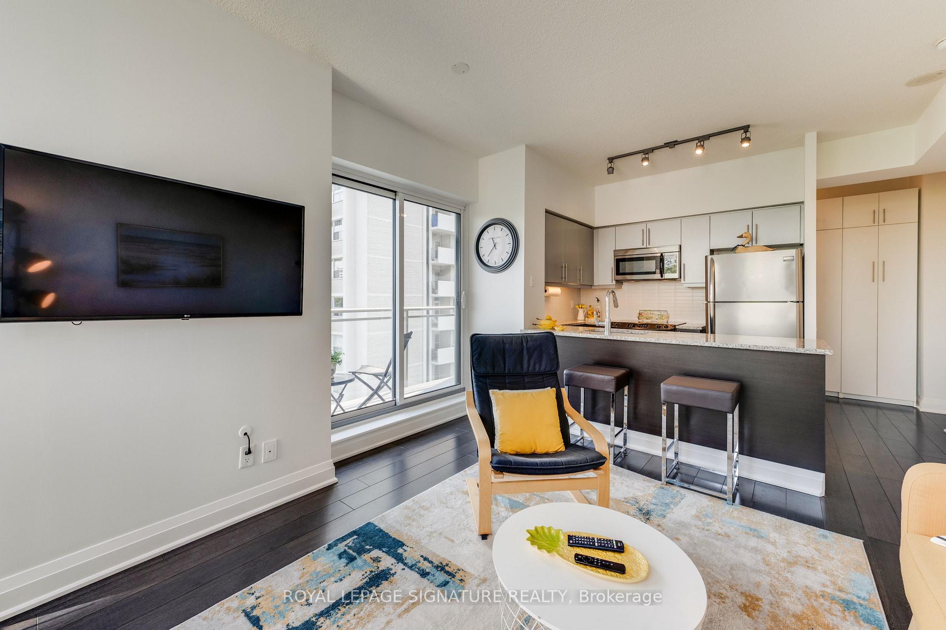 Photo 11 of Unit 402, 83 Redpath Avenue, Toronto, Mount Pleasant West — HOMEH