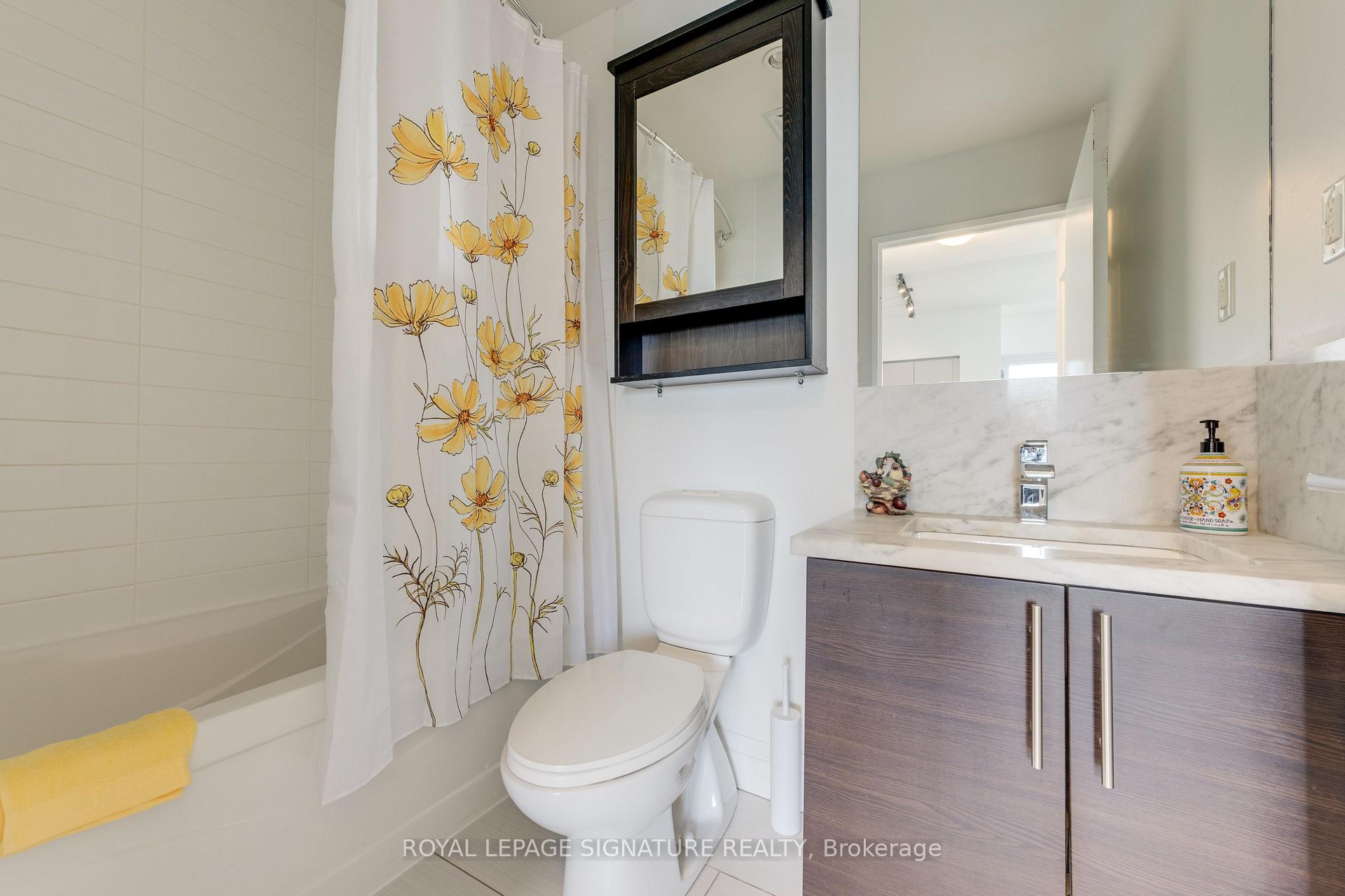 Photo 12 of Unit 402, 83 Redpath Avenue, Toronto, Mount Pleasant West — HOMEH