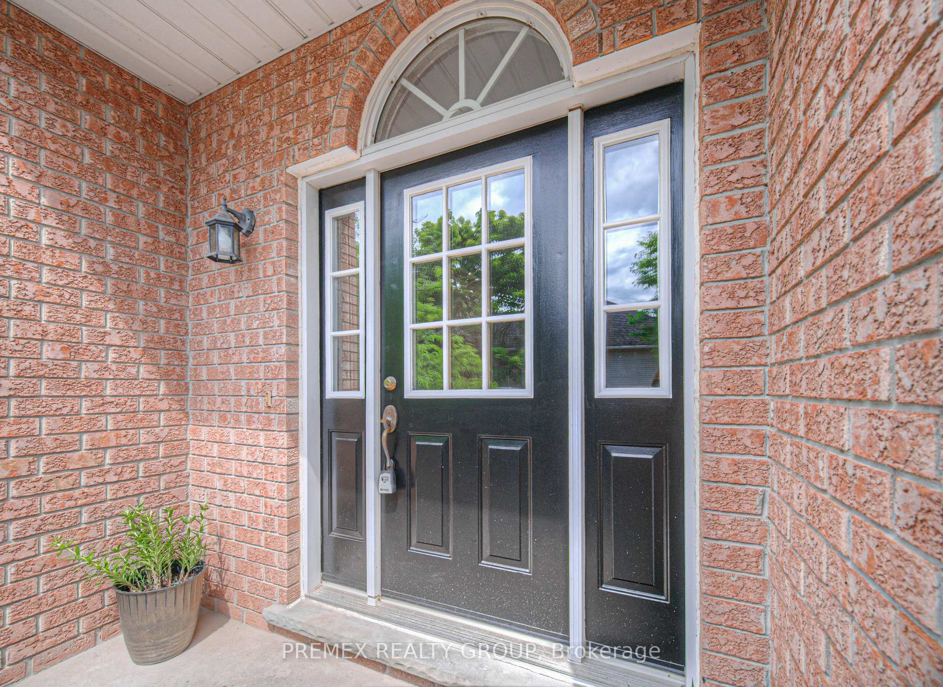 Photo 4 of Unit 34, 310 Christopher Drive, Cambridge — HOMEH