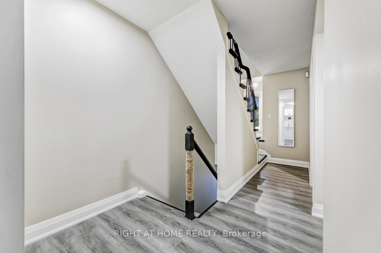 Photo 5 of Unit 54, 508 Essa Road, Barrie, Holly — HOMEH
