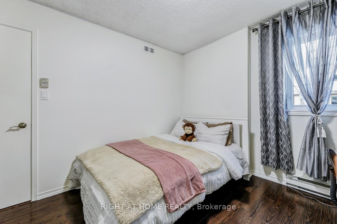 Photo 32 of Unit 54, 508 Essa Road, Barrie, Holly — HOMEH