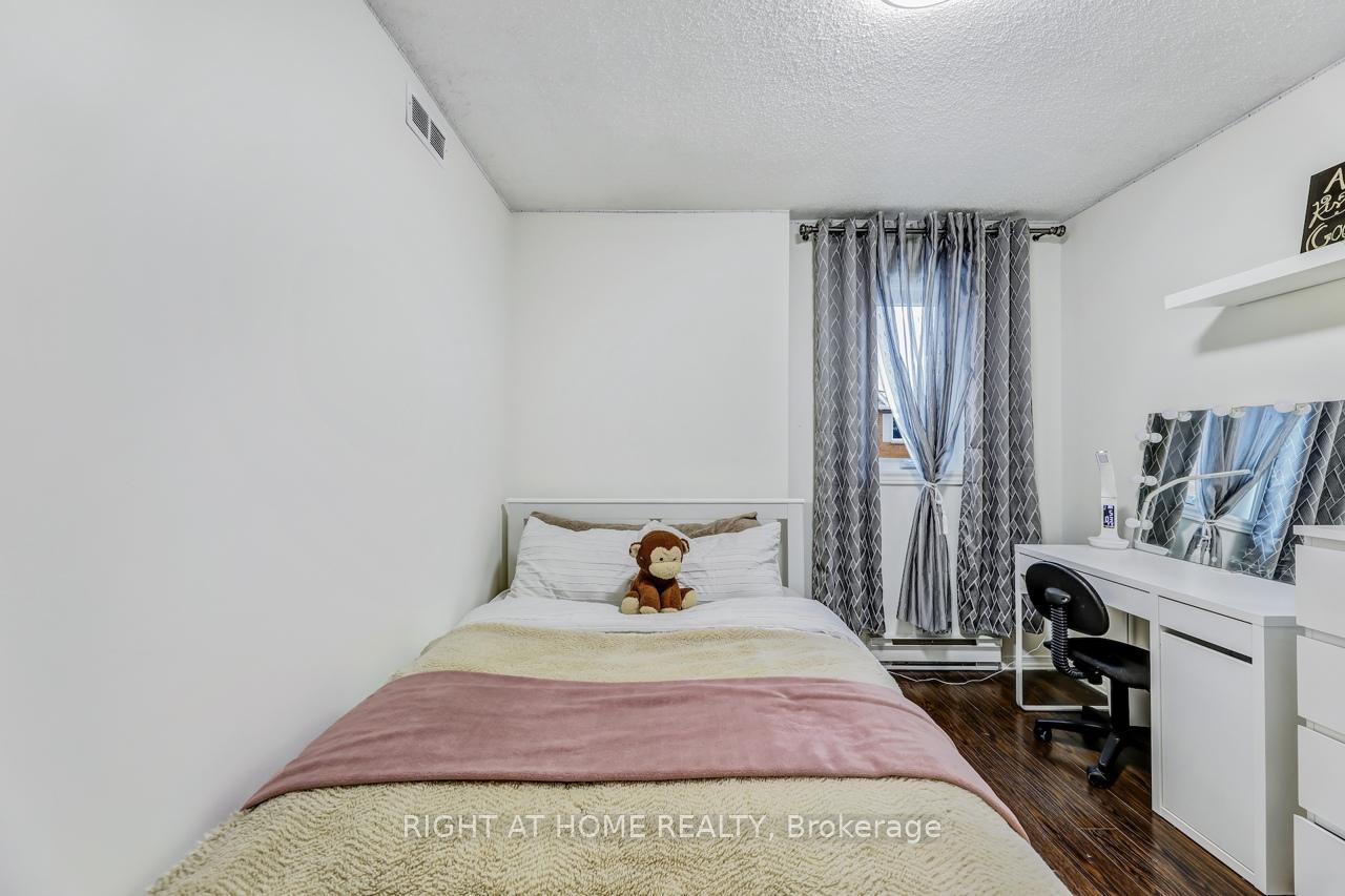 Photo 33 of Unit 54, 508 Essa Road, Barrie, Holly — HOMEH