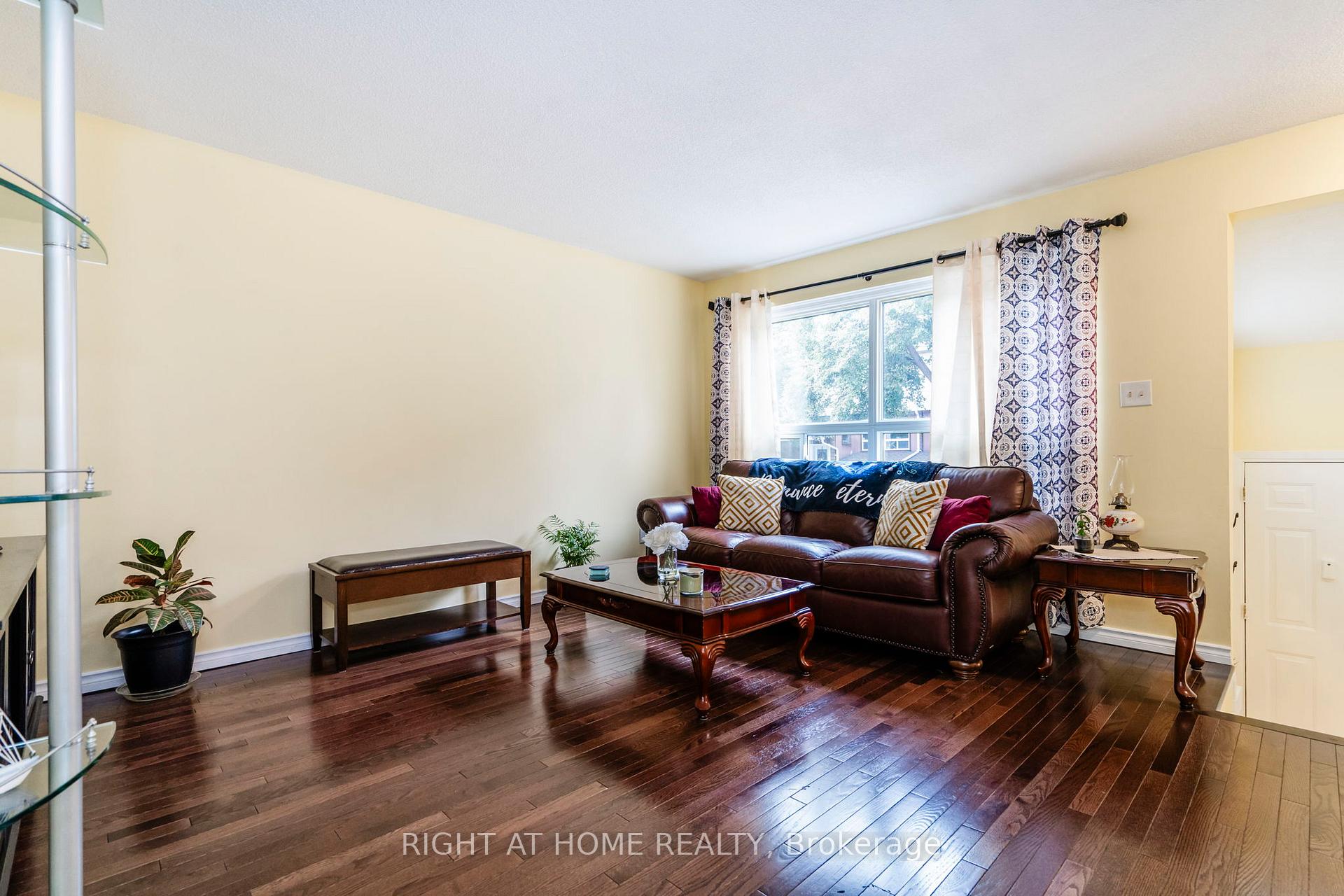 Photo 15 of Unit J5, 63 Ferris Lane, Barrie, Cundles East — HOMEH